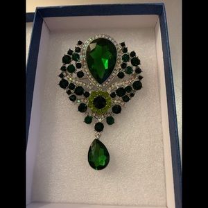Brooch Containing Green Rhinestones & Austrian Crystals